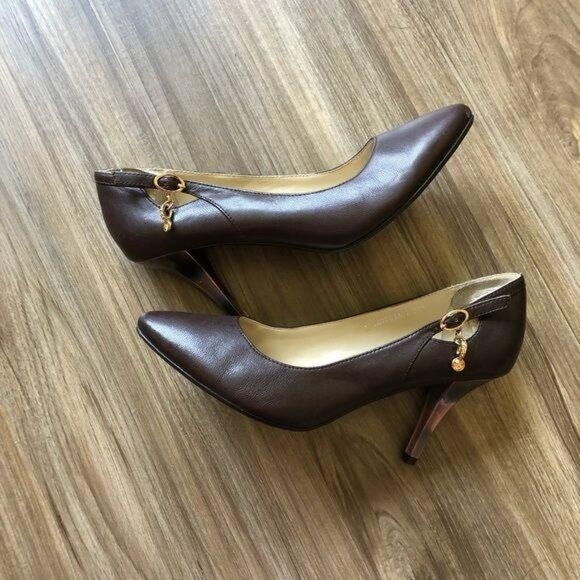 C. Banner Cut Out Ombre Diamond Jewel Heel Pumps - Picture 2 of 10